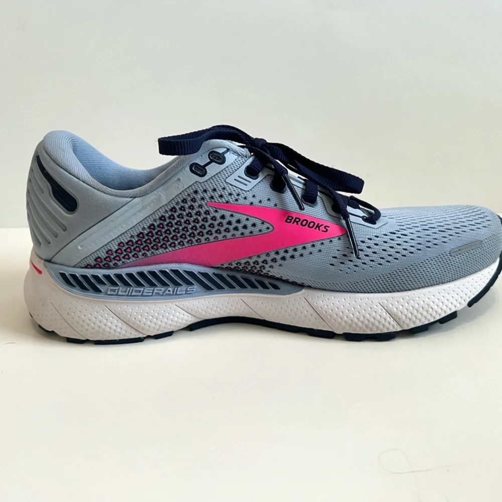 Like New Condition Brooks Women's Adrenaline GTS 22 Running Shoe, Size 9/40.5 EU - Picture 10 of 16